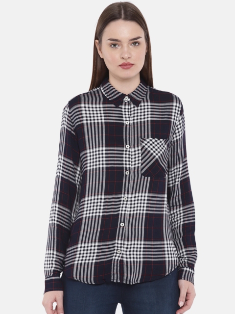 

FOREVER 21 Women Navy Blue & White Regular Fit Checked Casual Shirt