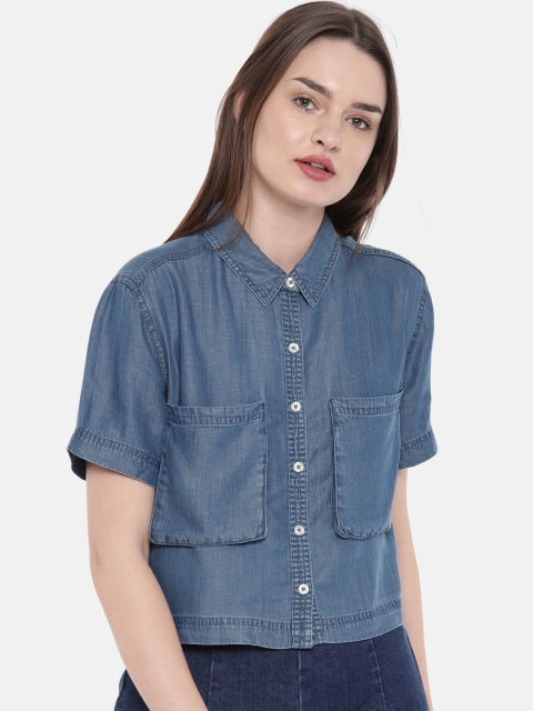 

FOREVER 21 Women Blue Regular Fit Solid Chambray Casual Cropped Shirt