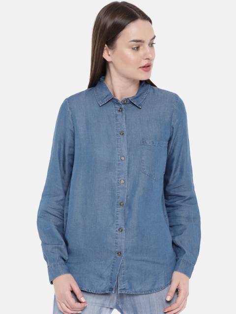 

FOREVER 21 Women Blue Regular Fit Solid Chambray Casual Shirt