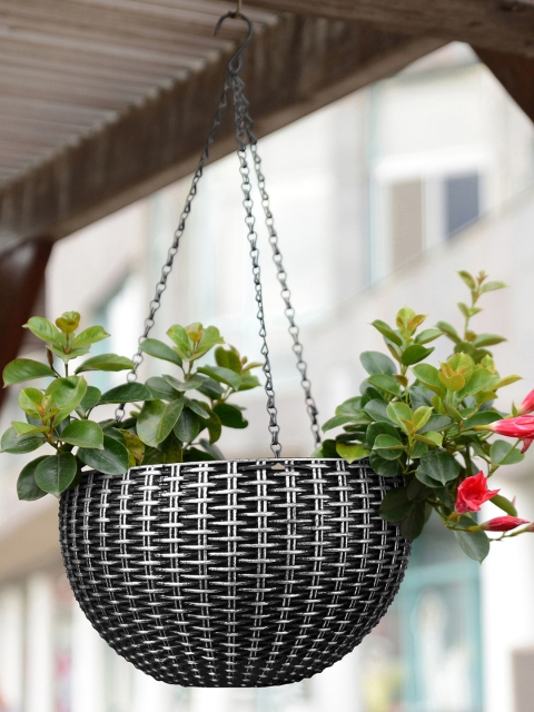 

Story@home Silver & Black Hanging Pot Planter
