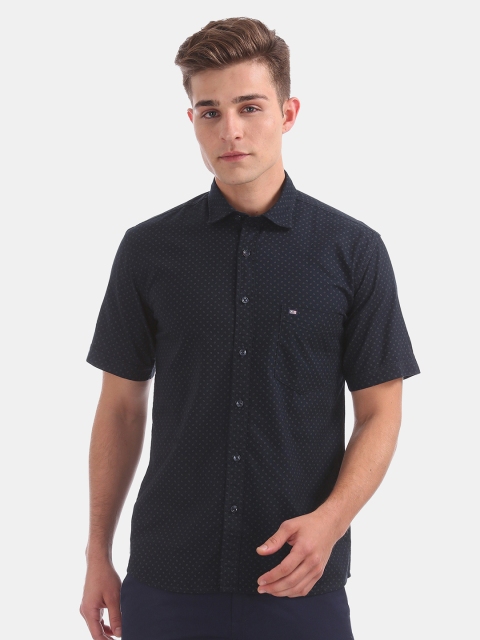 

Arrow Men Navy Blue & White Regular Fit Printed Casual Shirt