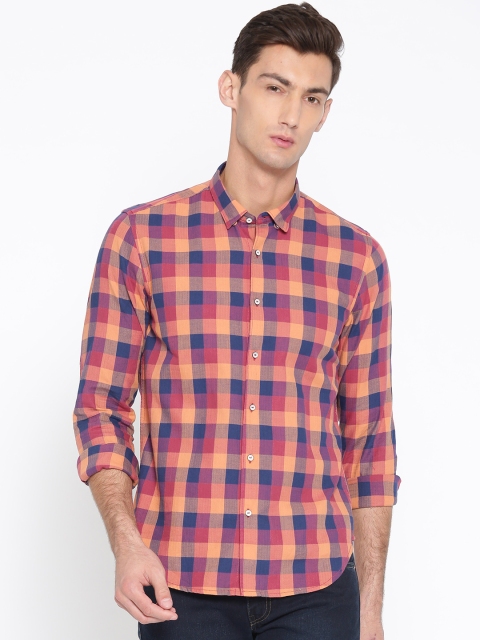 

Blackberrys Men Peach-Coloured & Blue Slim Fit Checked Casual Shirt