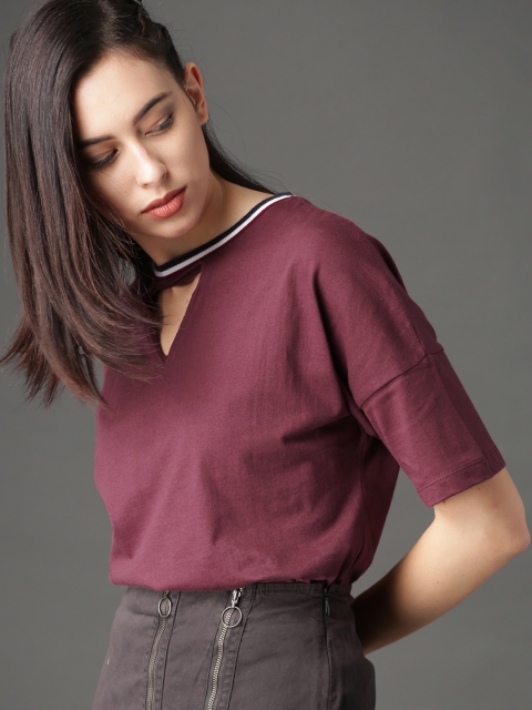 

Roadster Women Burgundy Solid Keyhole Neck T-shirt