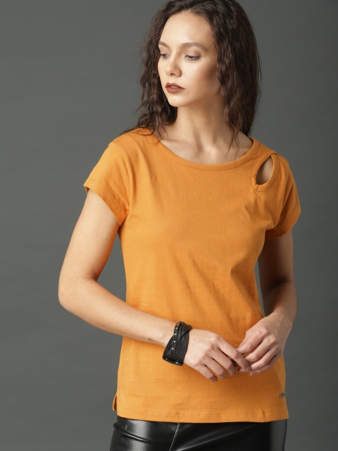 

Roadster Women Mustard Yellow Solid Round Neck T-shirt