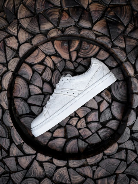 

Doc Martin Men White Snakeskin Texture Sneakers