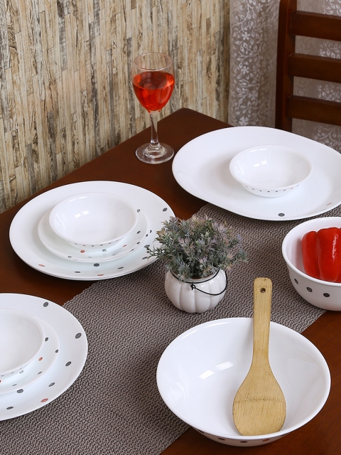 

Corelle White Set Of 21 Printed Dinner Set