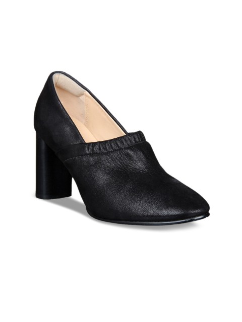

Clarks Women Black Solid Leather Pumps