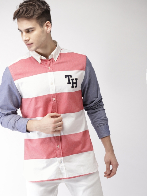 

Tommy Hilfiger Men White & Red Regular Fit Striped Casual Shirt