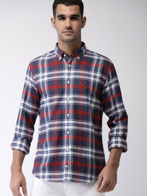 

Tommy Hilfiger Men Navy & White Regular Fit Checked Casual Shirt, Navy blue