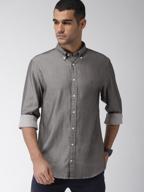 

Tommy Hilfiger Men Grey Regular Fit Solid Casual Shirt