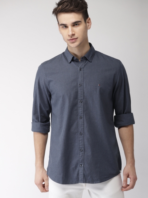 

Tommy Hilfiger Men Navy Blue Regular Fit Solid Casual Shirt