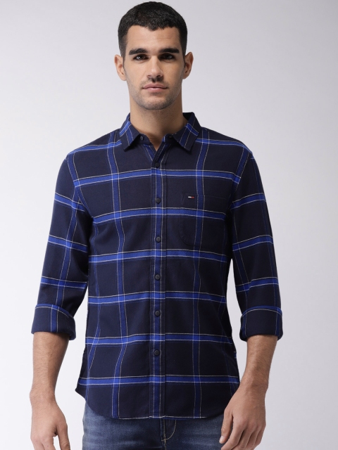 

Tommy Hilfiger Men Blue Regular Fit Checked Casual Shirt