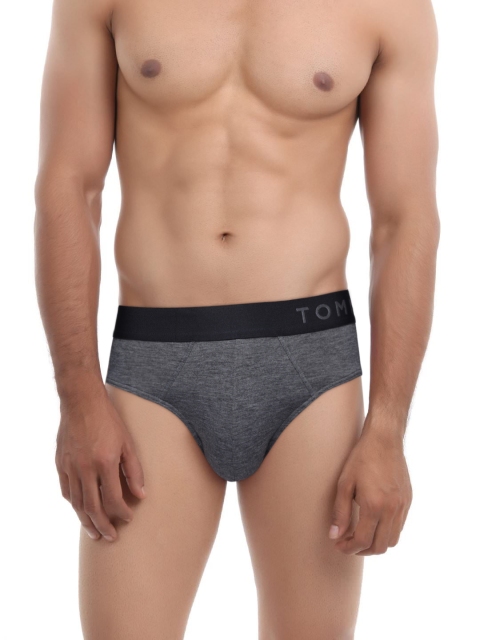

Tommy Hilfiger Men Navy Solid Brief A8AB1112, Blue