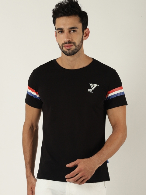 

Blue Saint Men Black Solid Round Neck T-shirt