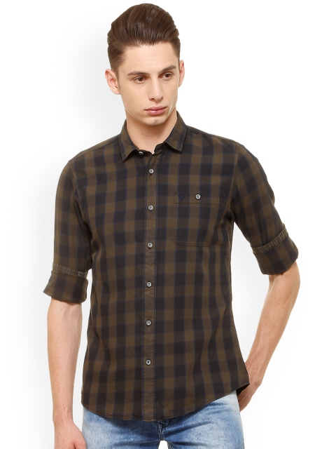 

Solly Jeans Co. Men Olive Green Slim Fit Checked Casual Shirt