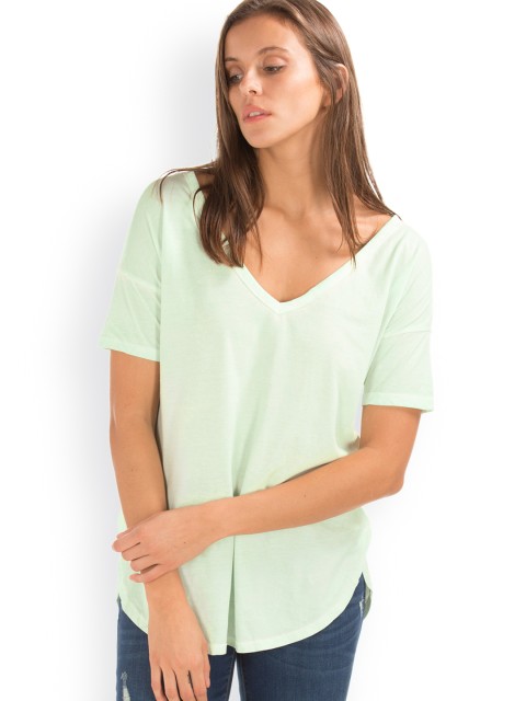 

GAP Women Vintage Wash Double V-Neck T-shirt, Green
