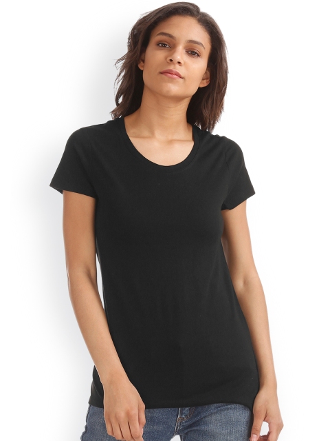 

GAP Women Black Solid Round Neck T-shirt