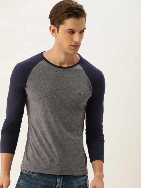 

United Colors of Benetton Men Charcoal Grey Solid T-shirt