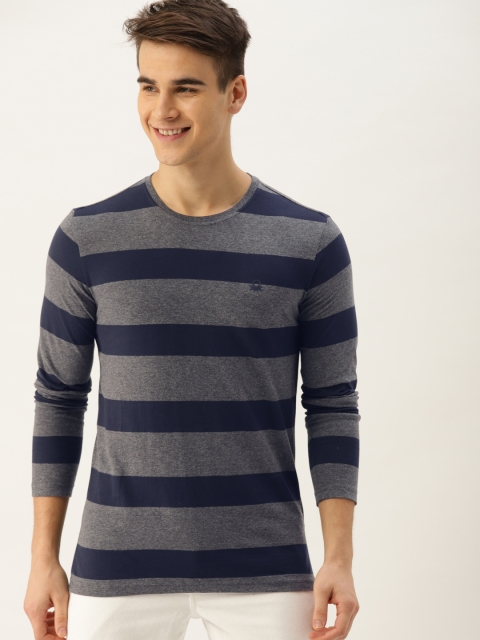 

United Colors of Benetton Men Grey Striped Round Neck T-shirt