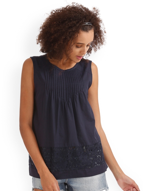 

GAP Women Blue Lace Insert Top, Navy blue