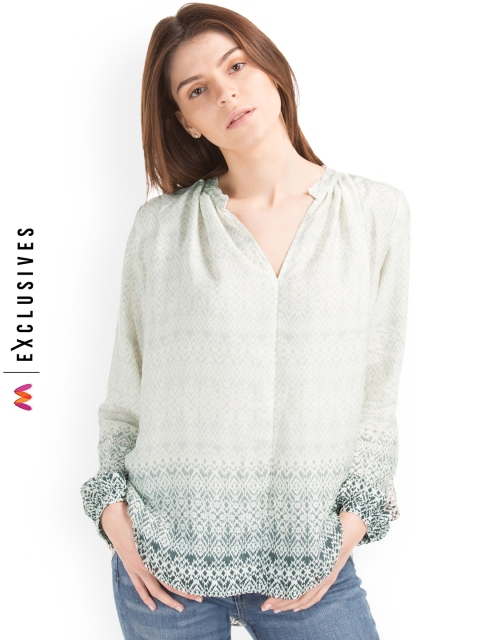 

GAP Women White & Green Silky Split Neck Top