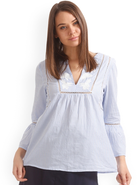 

GAP Women Blue Flutter Sleeve Embroidery Stripe Top