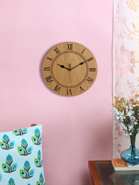 

RANGRAGE Brown Handcrafted Round Solid Analogue Wall Clock