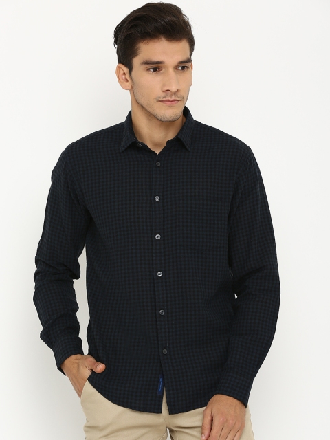 

Linen Club CAVALLO Men Navy Blue & Black Slim Fit Checked Casual Shirt