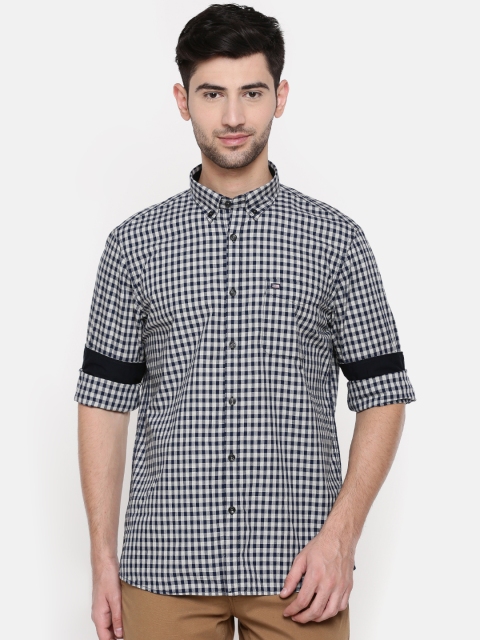 

Arrow Sport Men Navy Blue & Grey Urban Slim Fit Checked Casual Shirt