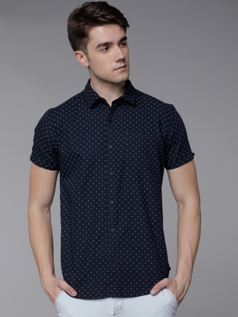 

LOCOMOTIVE Men Navy Blue Slim Fit Printed Casual Shirt