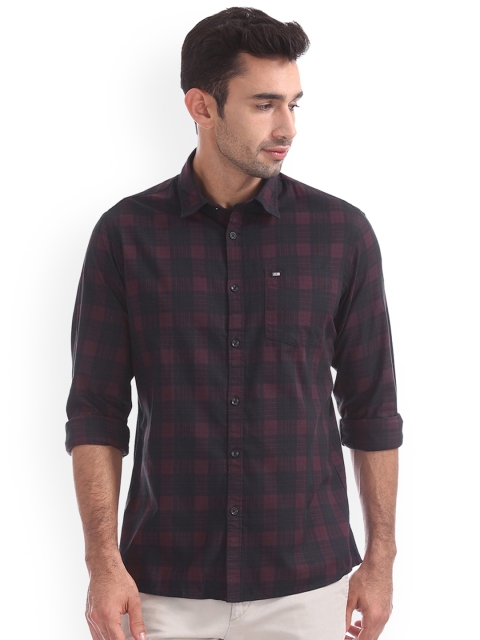 

Arrow Sport Men Maroon & Black Slim Fit Checked Casual Shirt