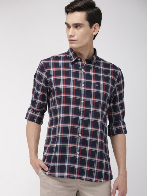 

Arrow Sport Men Navy Blue & Red Slim Fit Checked Casual Shirt