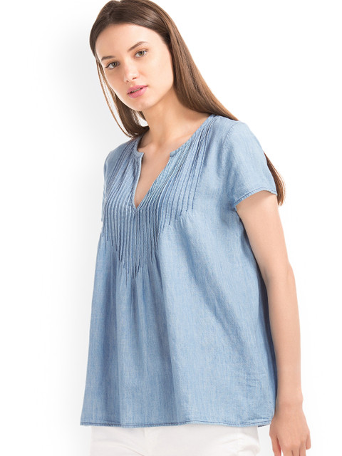 

GAP Women Blue 1969 Denim Pintuck Top