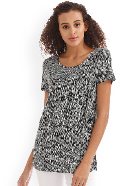 

GAP Women Black & White Chevron Print Knit Top