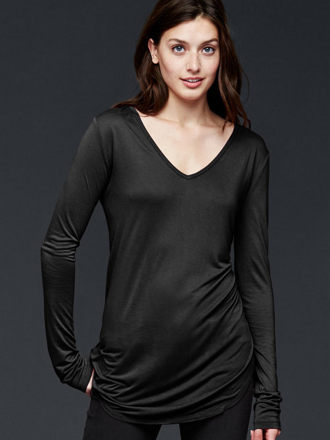 

GAP Women Black Toptail V-Neck Top