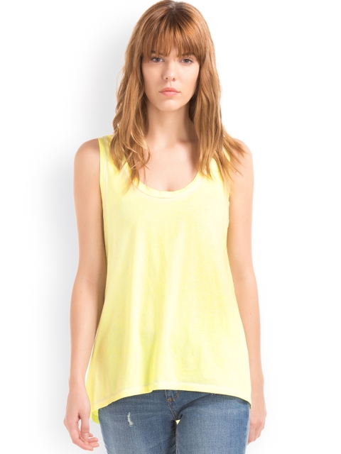 

GAP Women Yellow Vintage Wash Scoop Top