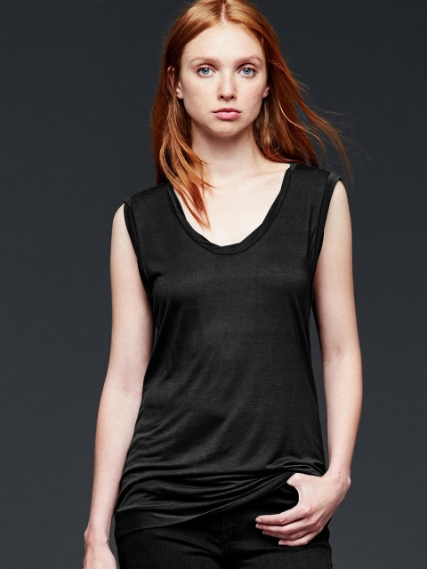 

GAP Women Black Twist Top