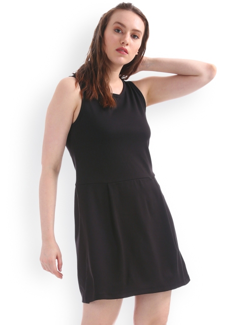 

GAP Women Black Knit dress