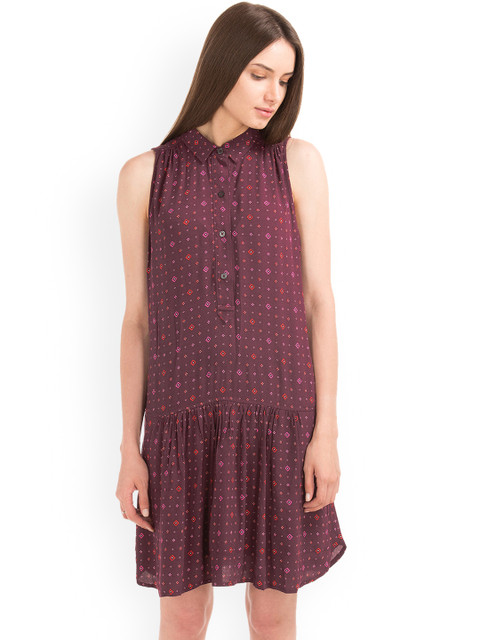 

GAP Women Red Print Drop Waist Dress