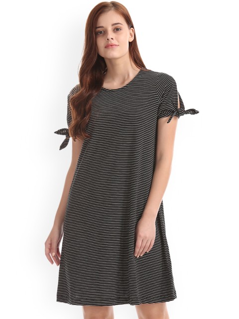 

GAP Women Black Striped Tie Sleeve Swing Dress