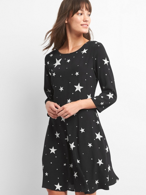 

GAP Women Black Printed Three-Quarter Length Sleeve Fit And Flare Dress In Crepe