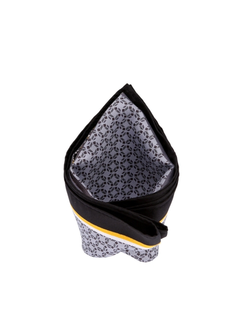 

Tossido Men Black & Grey Checked Pocket Square