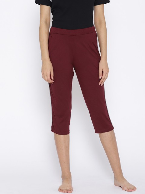 

Sweet Dreams Women Maroon Solid Regular Fit Lounge Capris F-LLC-1153B