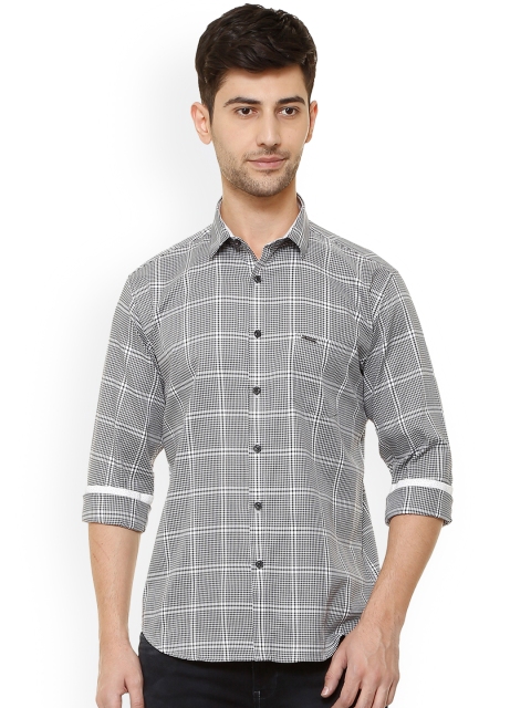 

V Dot Men Black & White Slim Fit Checked Casual Shirt