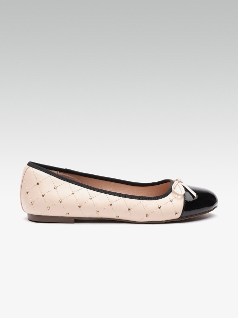 

DOROTHY PERKINS Women Peach-Coloured Embellished Ballerinas