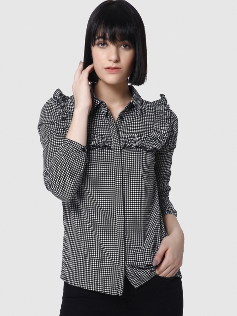 

Vero Moda Women Black & White Regular Fit Checked Top