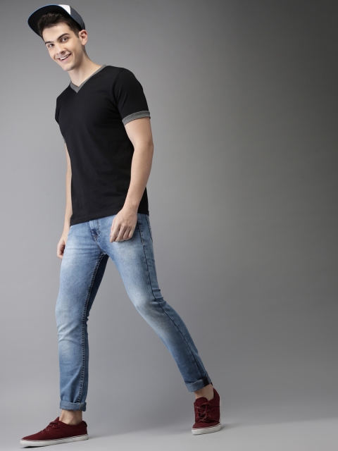 

HERENOW Men Black Solid V-Neck Pure Cotton T-shirt