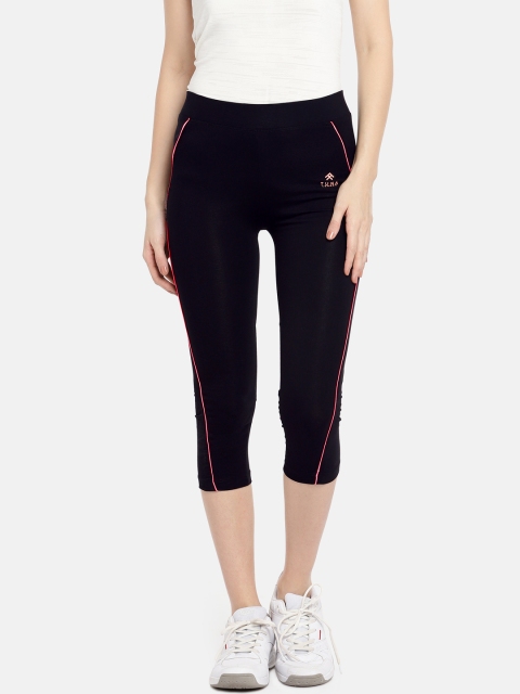 

Tuna London Women Black Solid Regular Fit Capris