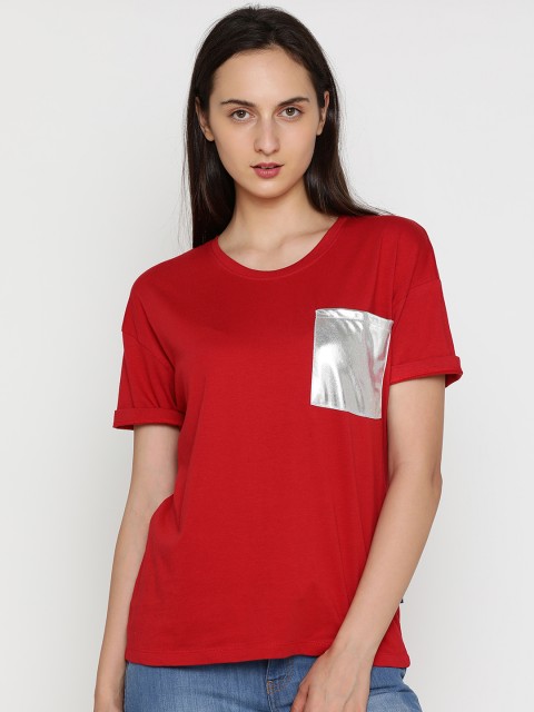 

Blue Saint Women Red Solid Round Neck T-shirt