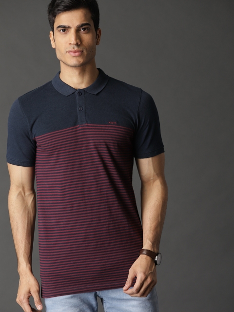 

Roadster Men Magenta Striped Polo Collar T-shirt